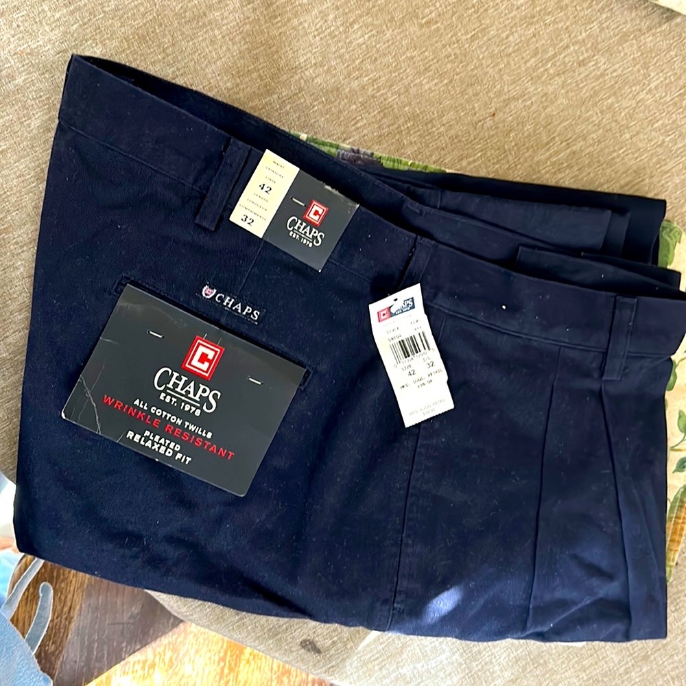 CHAPS all cotton twill pleated relaxed fit wrinkle resistant pants